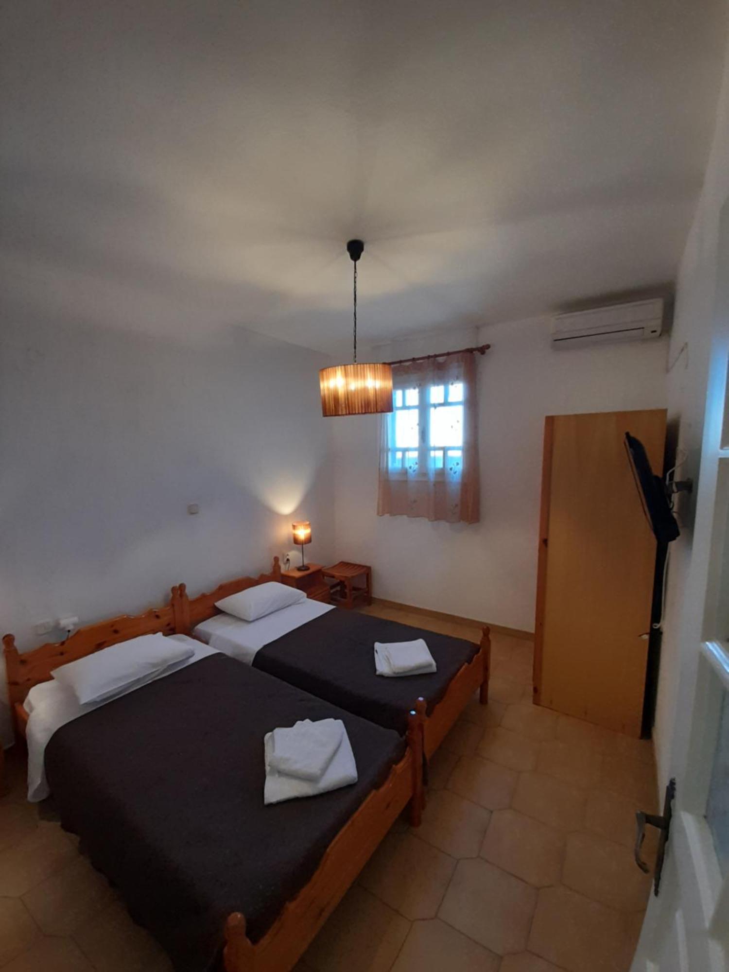 Pension Selenti Tinos Bagian luar foto